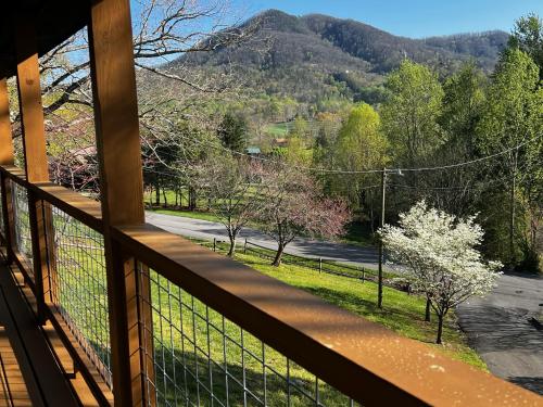 Moonshine Meadows in Wears Valley (TN)