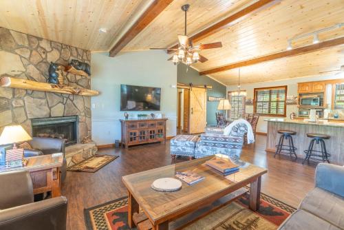 Moonshine Meadows in Wears Valley (TN)