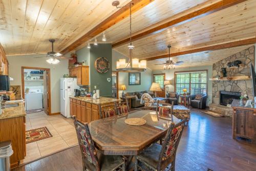 Moonshine Meadows in Wears Valley (TN)