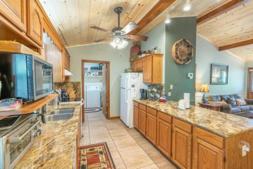 Moonshine Meadows in Wears Valley (TN)