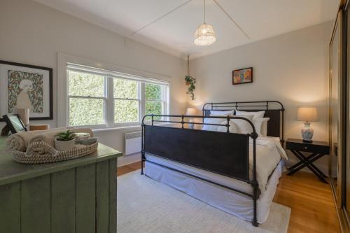 Charming Fig Tree Cottage with WiFi & Parking photo 4