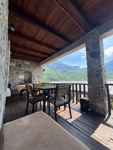 Bujtina Carku in Theth