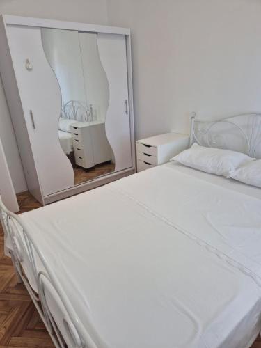 Apartments Bore - image 9
