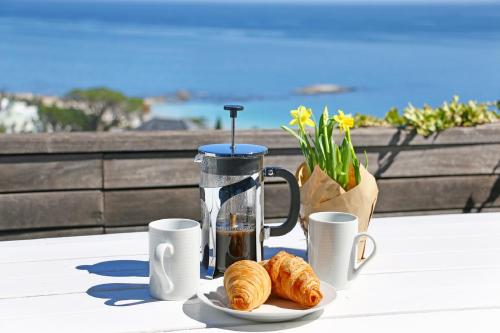 Villa Aqua by Totalstay photo 2