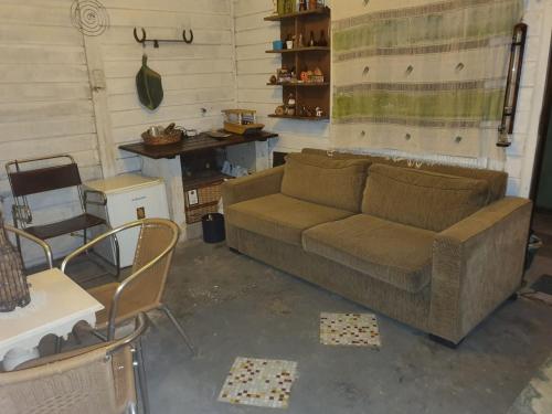 Casa na Ilha Primeira, Qto e Sala, na BARRA para ate 04 pessoas! in Itanhanga