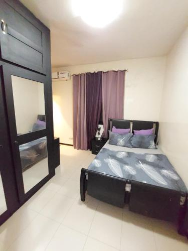 One-Bedroom Apartment image 6