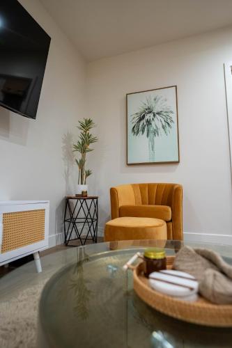 The Hollywood Zen Retreat with a Glamp tent near Universal Studios in La Paco, USA