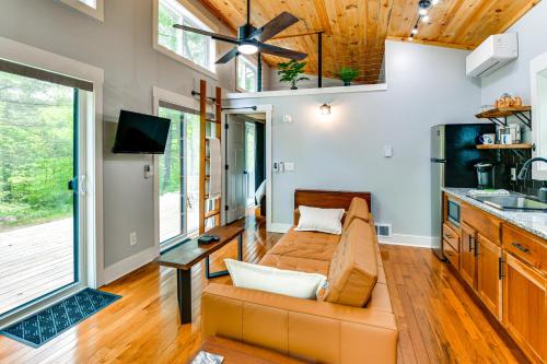 Modern Hersey Tiny Home with Private Hot Tub! in Evart, USA