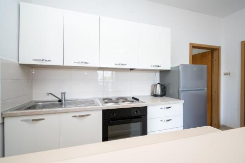 Two-Bedroom Apartment with Terrace and Sea View image 9