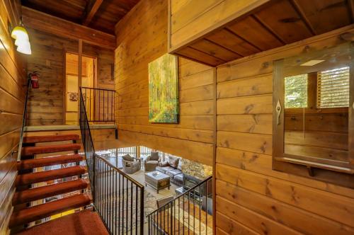 Classic McCall Lake House by Casago McCall - Donerightmanagement detail