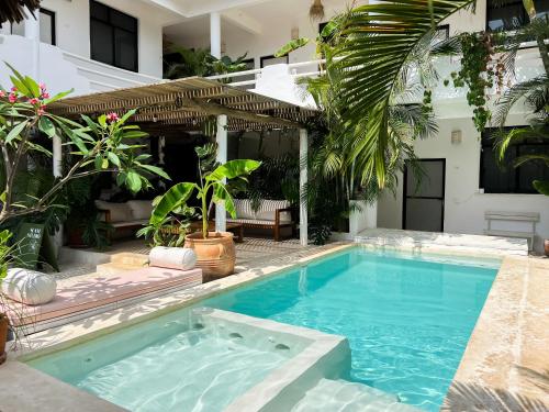 Swimming pool, La Punta Rooms in Puerto Escondido