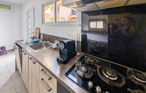 virtuve, 1 Bedroom Pet Friendly Apartment In Bellaffaire in Turriers