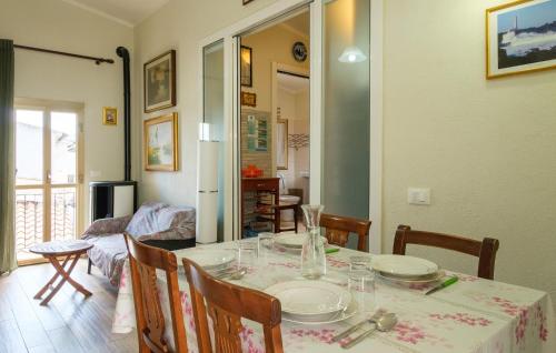  Cozy Apartment In Posada With Wifi in Posada