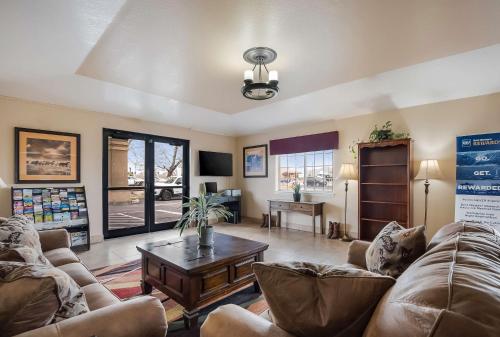 SureStay Hotel by Best Western Fernley - image 9