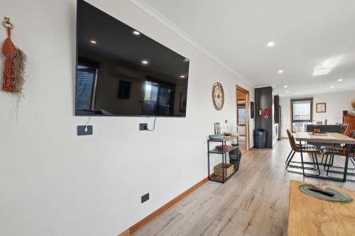 Timber Mill House - 2 Bedroom House in มิดเวย์ พอยต์