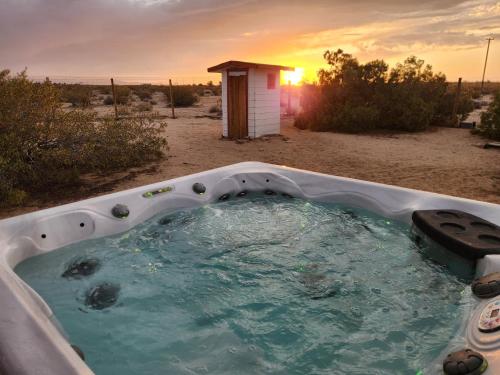 Private, peaceful cabin in North Joshua Tree, Sunfair Heights (фото 2)