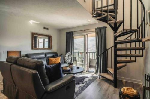 Smoky Mountain Luxurious Serenity