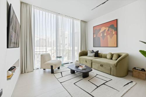 New 2BR with Jacuzzi and Big Balcony In City Center, Dubai