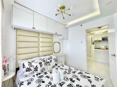 2BR Condo with Free Pool Access and Wifi