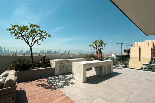 Restay Homes - Chic Studio in JVC - Pool Views - image 11