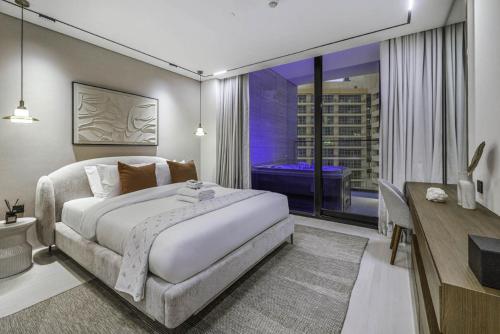 New 2BR with Private Jacuzzi in City Centre - main image
