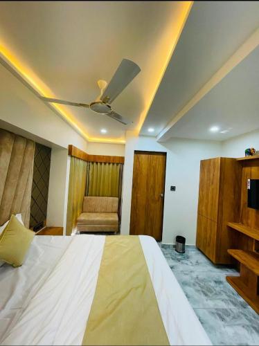 Hotel Skyland – Ahmedabad, TN
