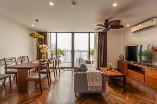 NINE HOUSING West Lake 136 Vu Mien