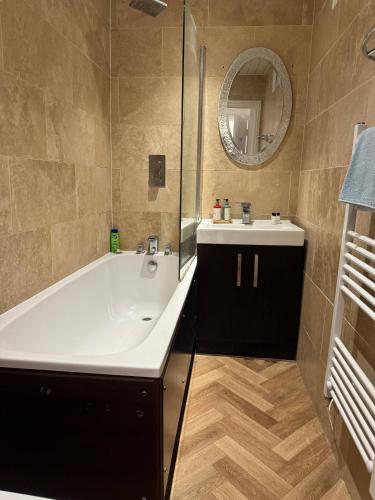 London 2 bed apartment Charlton SE7 London