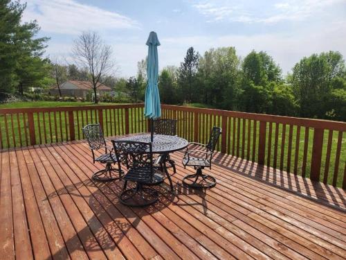 Big Sky Retreat - Home for 10 in Fairfield (OH)