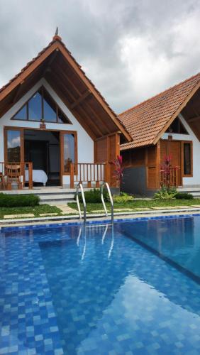 Swimming pool, Kubu River View in Singaraja