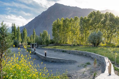 Coyote Den Ishkoman Hotel and Travelers Hostel in Gupis