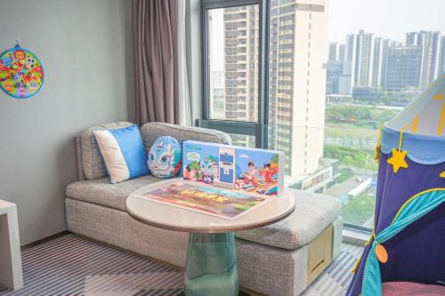 Crowne Plaza Foshan Nanhai-an IHG Hotel-Guangzhou South Railway Station Free Shuttle Bus