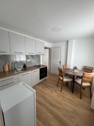 Apartmani Pervan 2 in 利夫尼