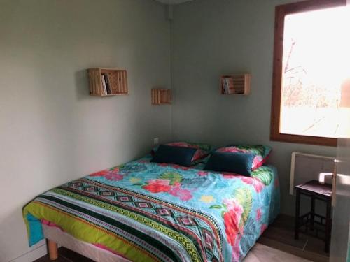 Petite maisonnette dans les pres in Villerest