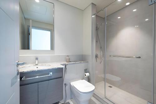 Luxe 2BR Apt near Burj Khalifa with pool view and a lively downtown boulevard walk, Dubaj (fotografie 9)