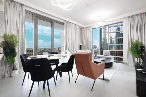 Luxe 2BR Apt near Burj Khalifa with pool view and a lively downtown boulevard walk, Dubaj (fotografie 10)