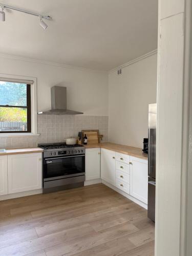 25 Young - 3 Bed, 1 Bath, Танунда (фото 4)