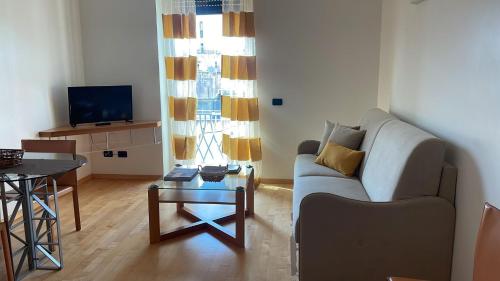 One-Bedroom Apartment image 2