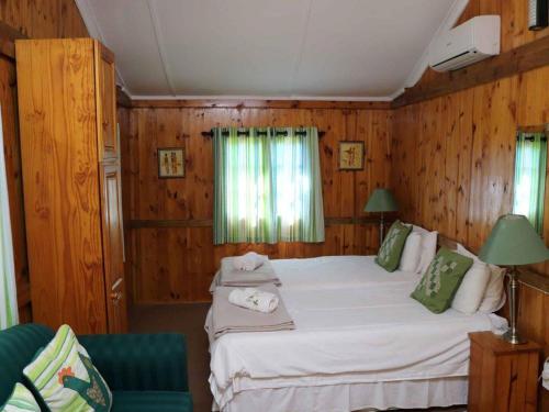 2 twin beds, 2 sofa beds