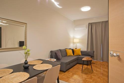 Charming Kallithea Apt, fully Reno, Fully Equipped, Афины