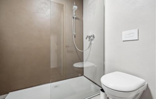 Badkamer, 1 Bedroom Nice Apartment In Oberhof in Oberhof