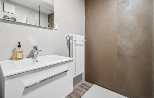 Badkamer, 1 Bedroom Nice Apartment In Oberhof in Oberhof