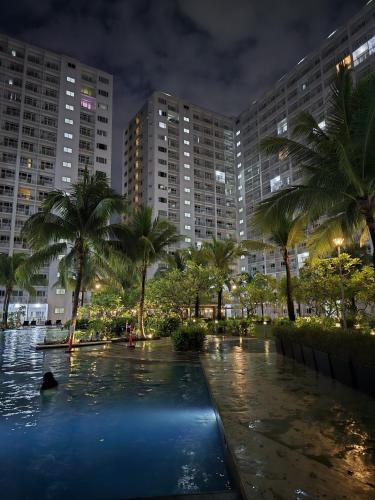 Larsie's Place, Metro Manila