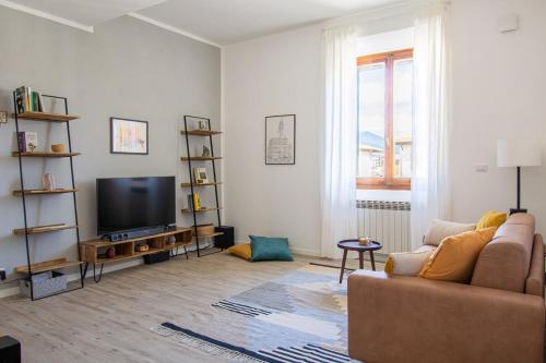 Cozy and Bright Flat - Top Floor with Elevator, Florenz