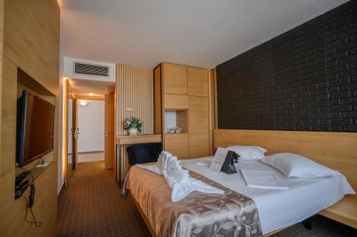 Complex Hotelier Steaua de Mare - Hotel Delfinul – Eforie Nord, CA