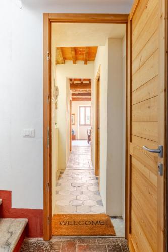 ทางเข้า, 100m from the Duomo - The Living Gallery in ปิเอตราซานตา