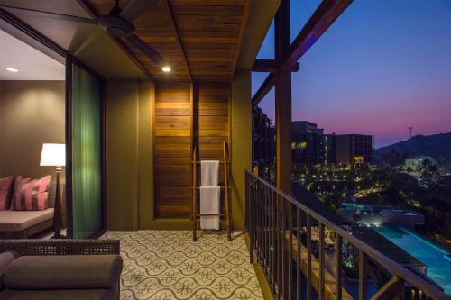 room detail thumbnail 1