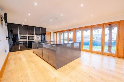 Highview House, Llandevaud in Llanmartin