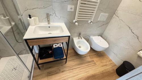 Rome Downtown Express Guest House - Lucio Sestio Metro A, Fast Connection to the City Centre, Rome (photo 9)