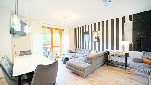 Exterior view of Apartamenty EverySky - Komuny Paryskiej
